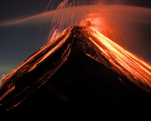 Acatenango mit Blick auf den Fuego in Guatemala