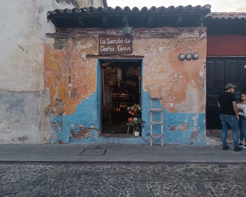 Häuserfassade in Antigua